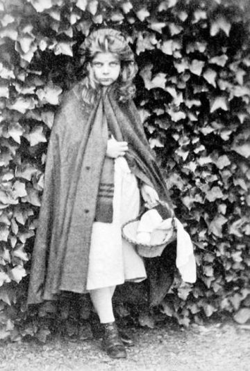 Lewis Carroll’s Haunting Photographs circa 1856-1880 – CVLT Nation
